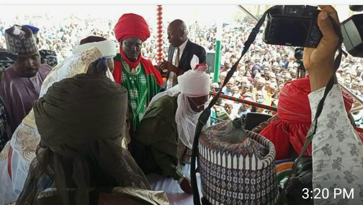 Governor Badaru Presents staff of office to new emir of Dutse, HOTPEN