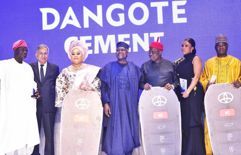 Customers, Distributors Hail Dangote for his Support, encouragement at Awards Night, HOTPEN